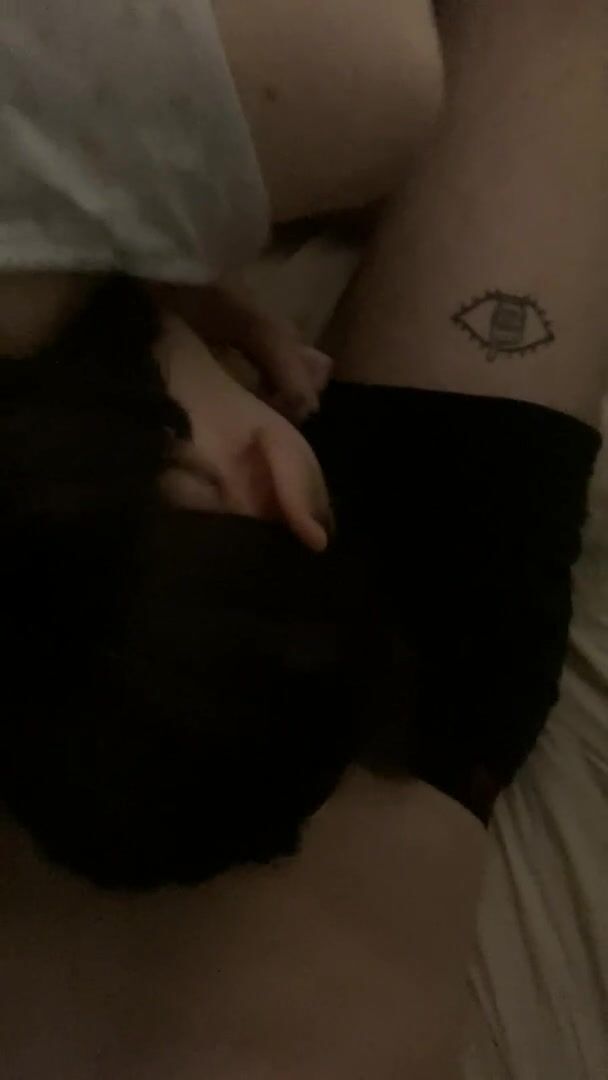 Cute 18yo girlfriend sucks me off