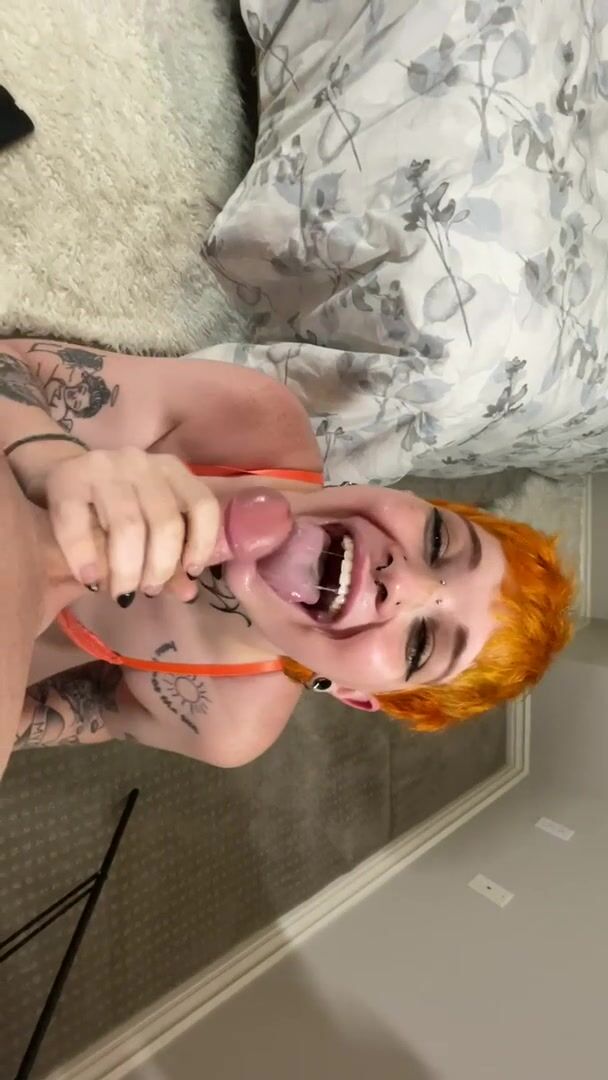 I love sucking off my clients