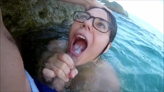 Blowjob While Swimming In The Sea