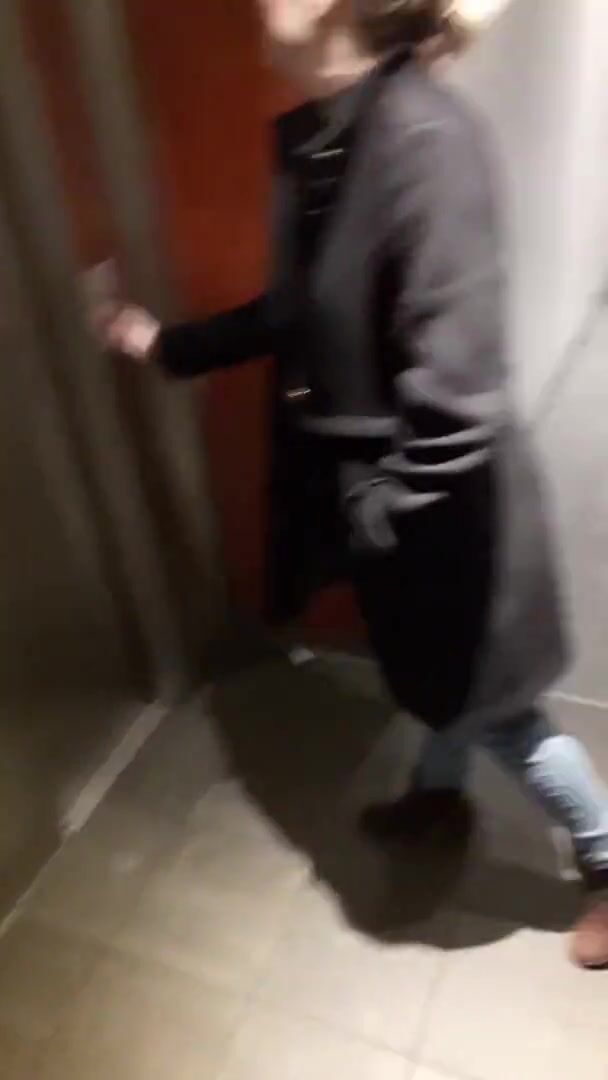Find me an elevator now