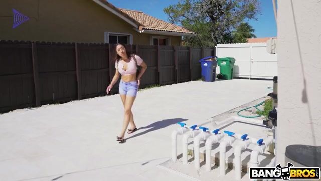Kira Perez - Fucking Her Stepdad