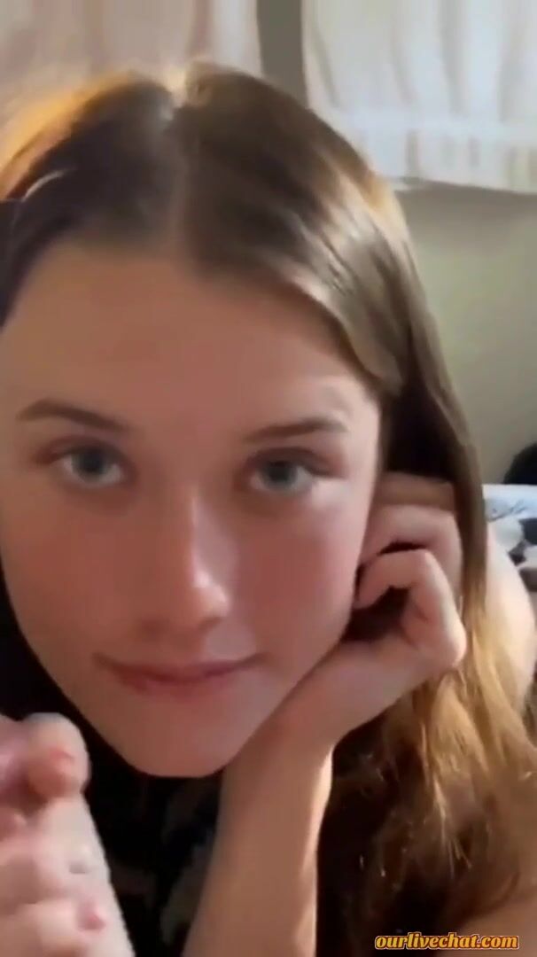 Teenage Girl Loves To Giving Head To Her Boyfriend