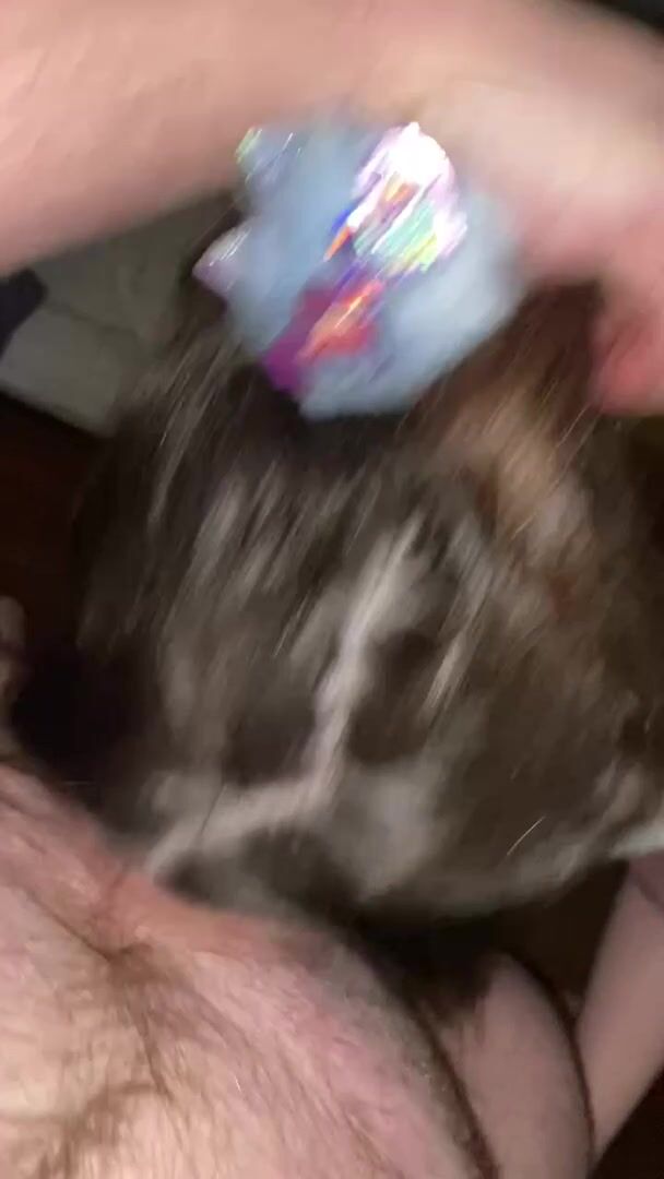 Make sure sound is on so you can hear how well she sucks me