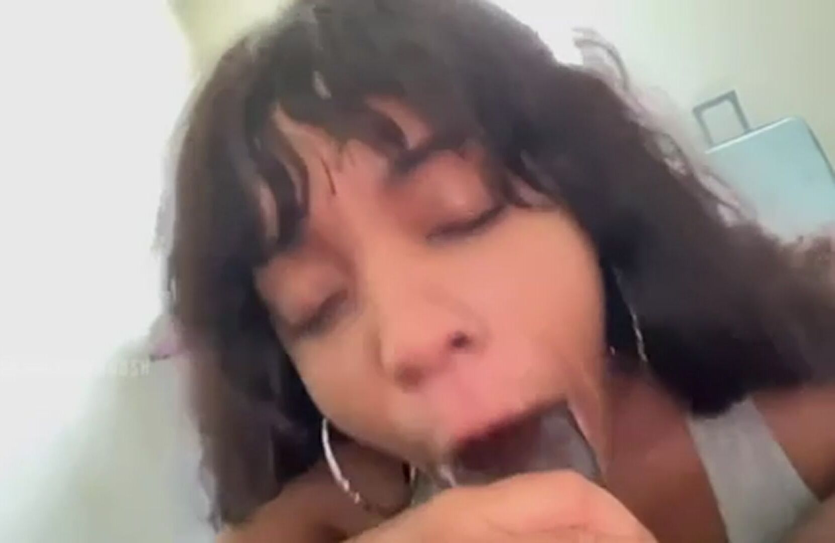 SHE LOVE SUCKING DICK