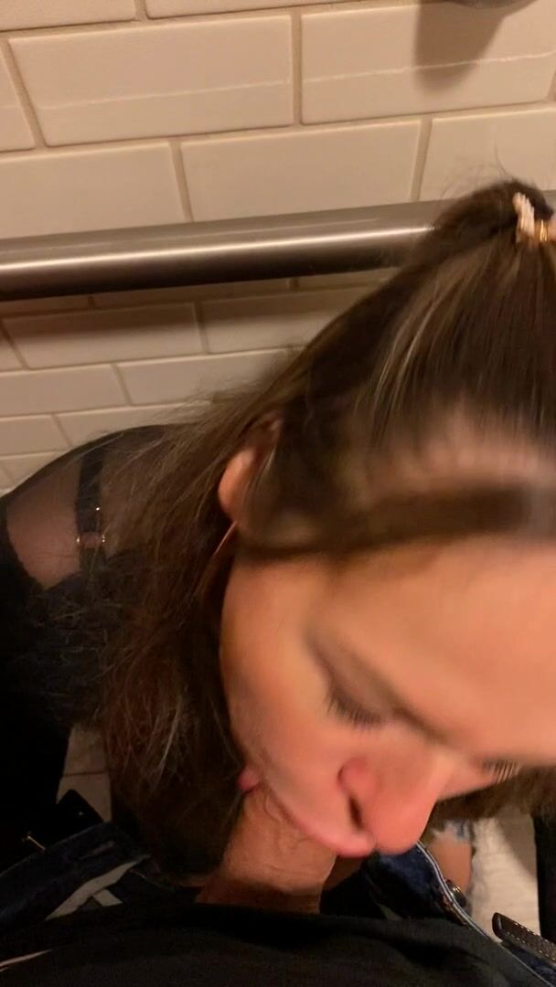 I suck dick on the first date ;)