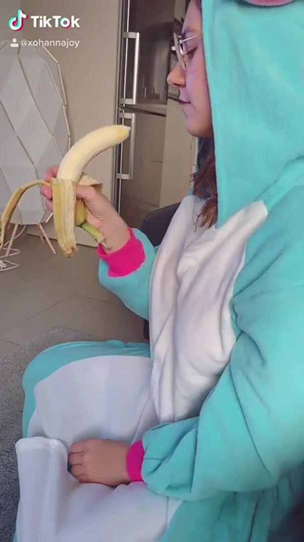 TikTok teen takes banana