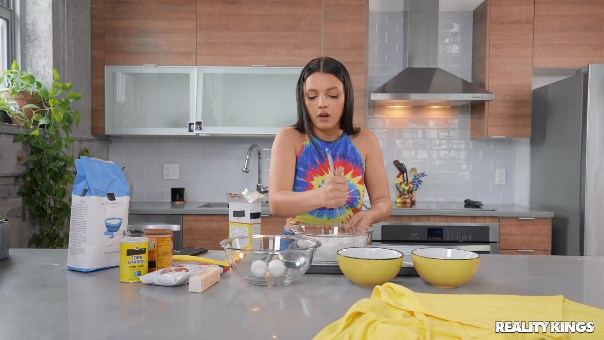 Ella cooking & sucking a fat one