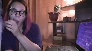 Gamer Girl Does Blowjob Without Being Distracted From The Game